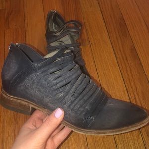Free People Lost Valley Ankle Boot (navy blue)